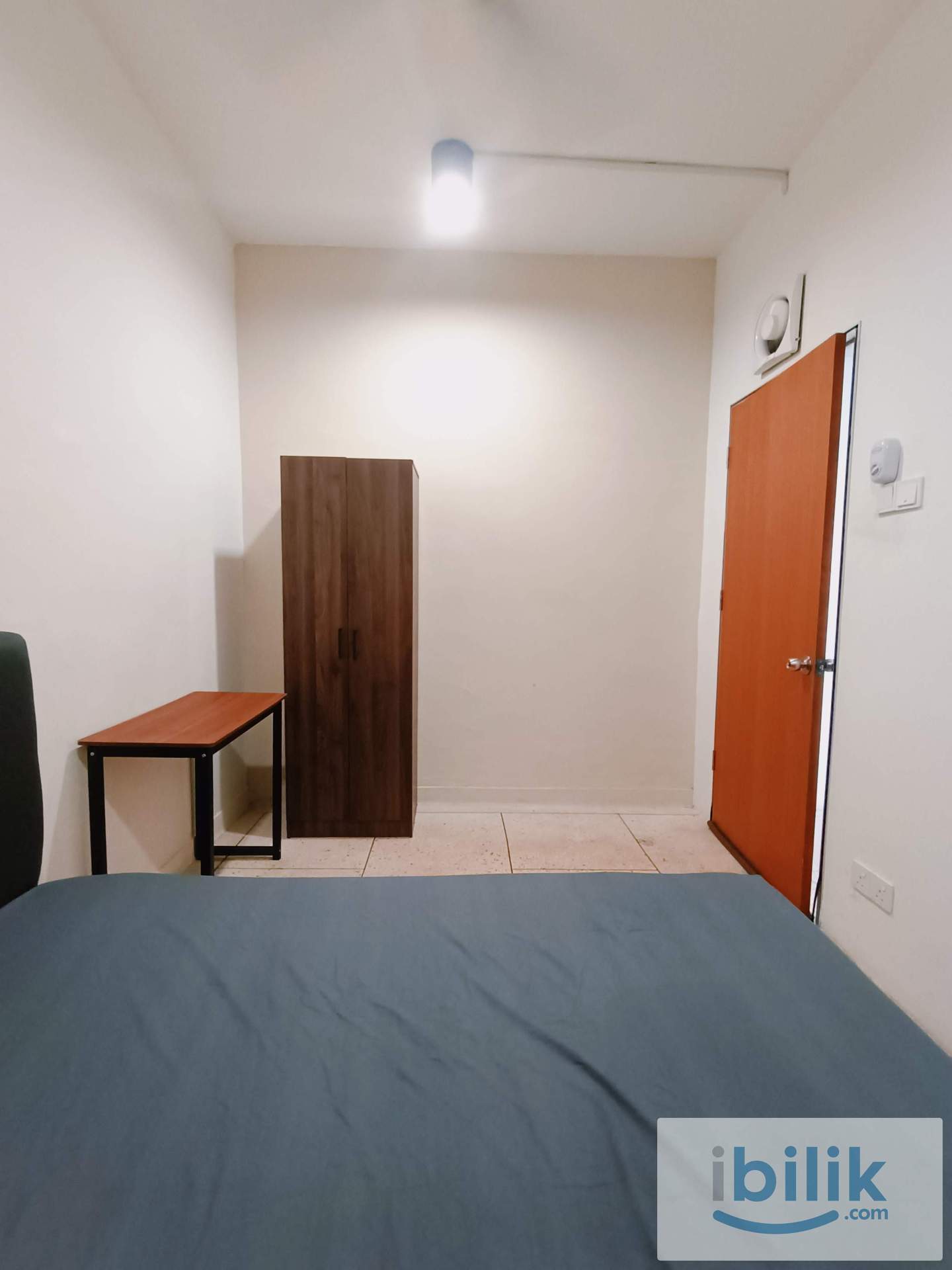 Bilik Sewa Konsep Hostel 🏨 Low Deposit • 5 Minit ke CIQ • Terus Masuk - Image 1