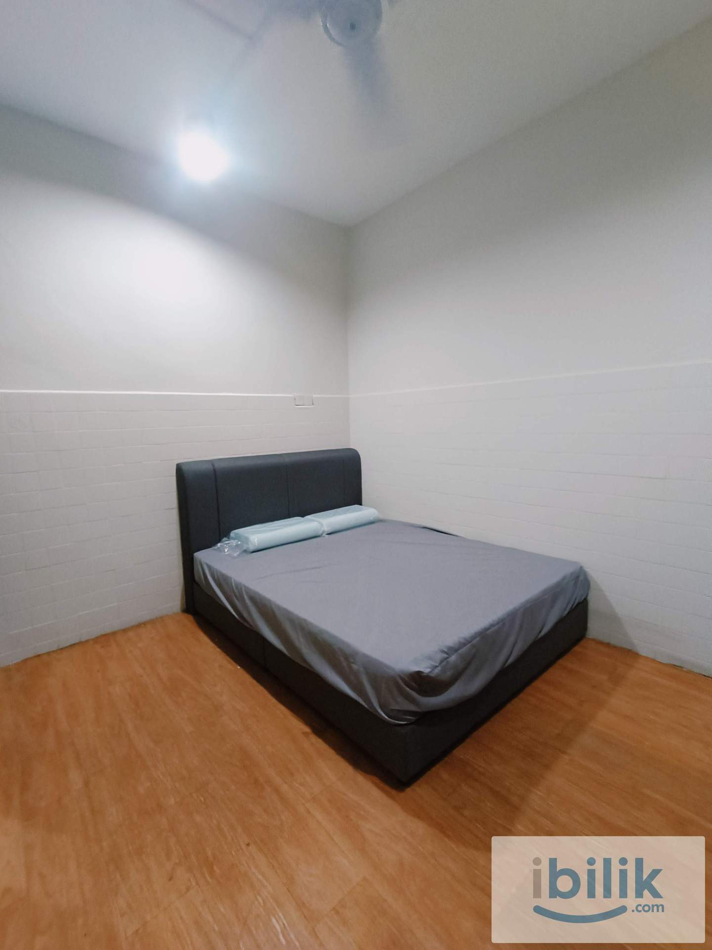 🚶🚶‍♀️Walking distance to CIQ and RNF🪟Cozy room🏠 Fully Furnish💥💥Low Deposit🏡 - Image 3