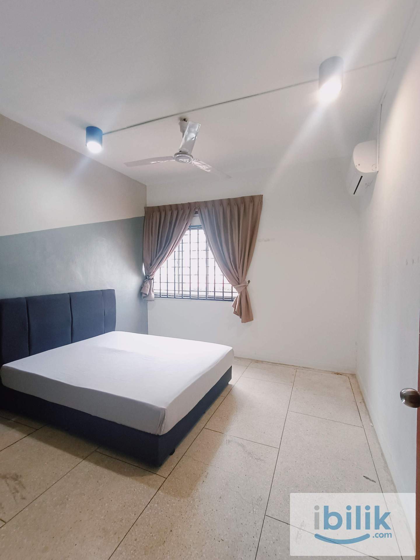 🧳 Jim Quee Room 🌟 Great Location 💨 10min to CIQ & UTC Johor - Image 1