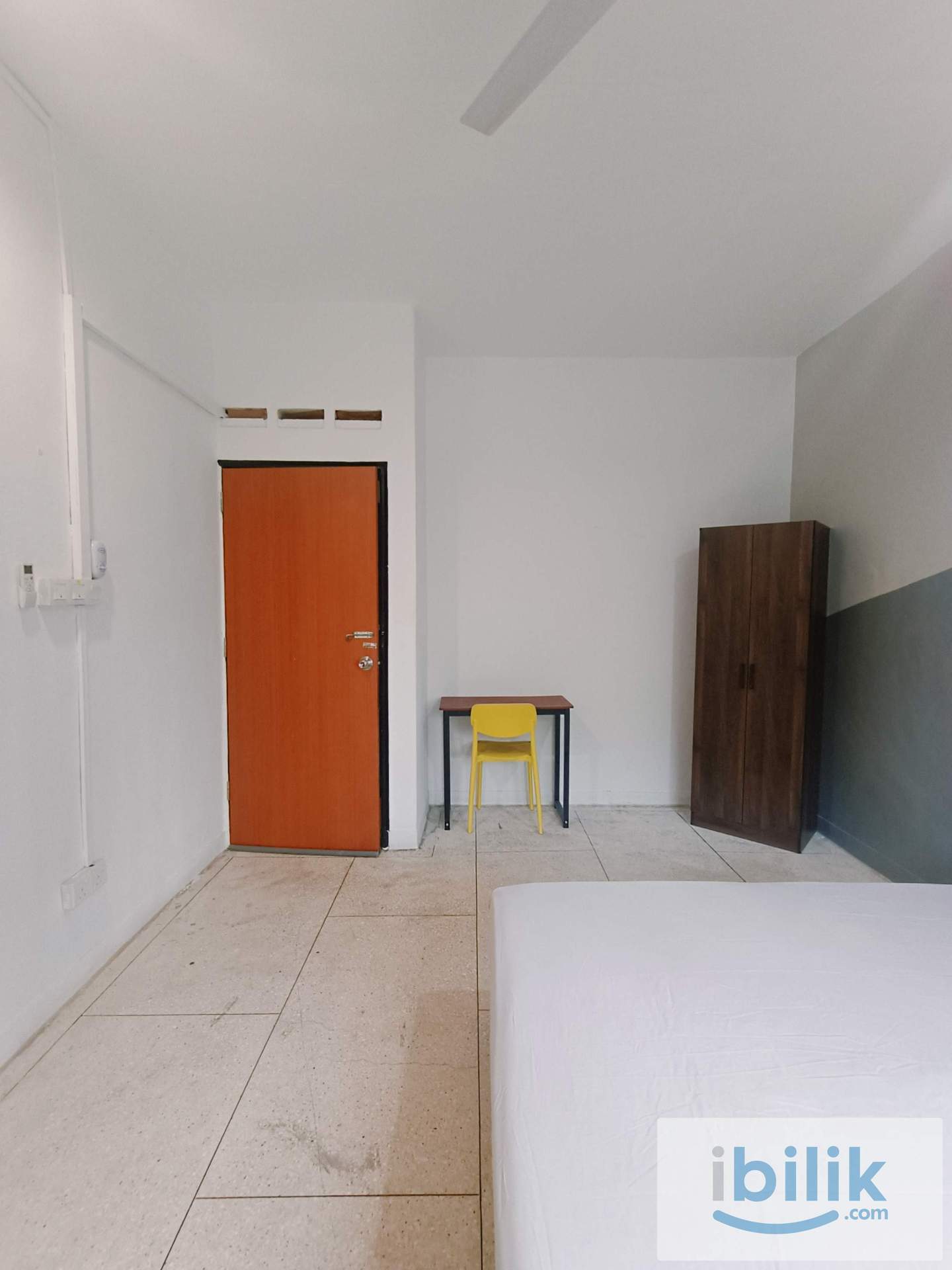 🧳 Jim Quee Room 🌟 Great Location 💨 10min to CIQ & UTC Johor - Image 6