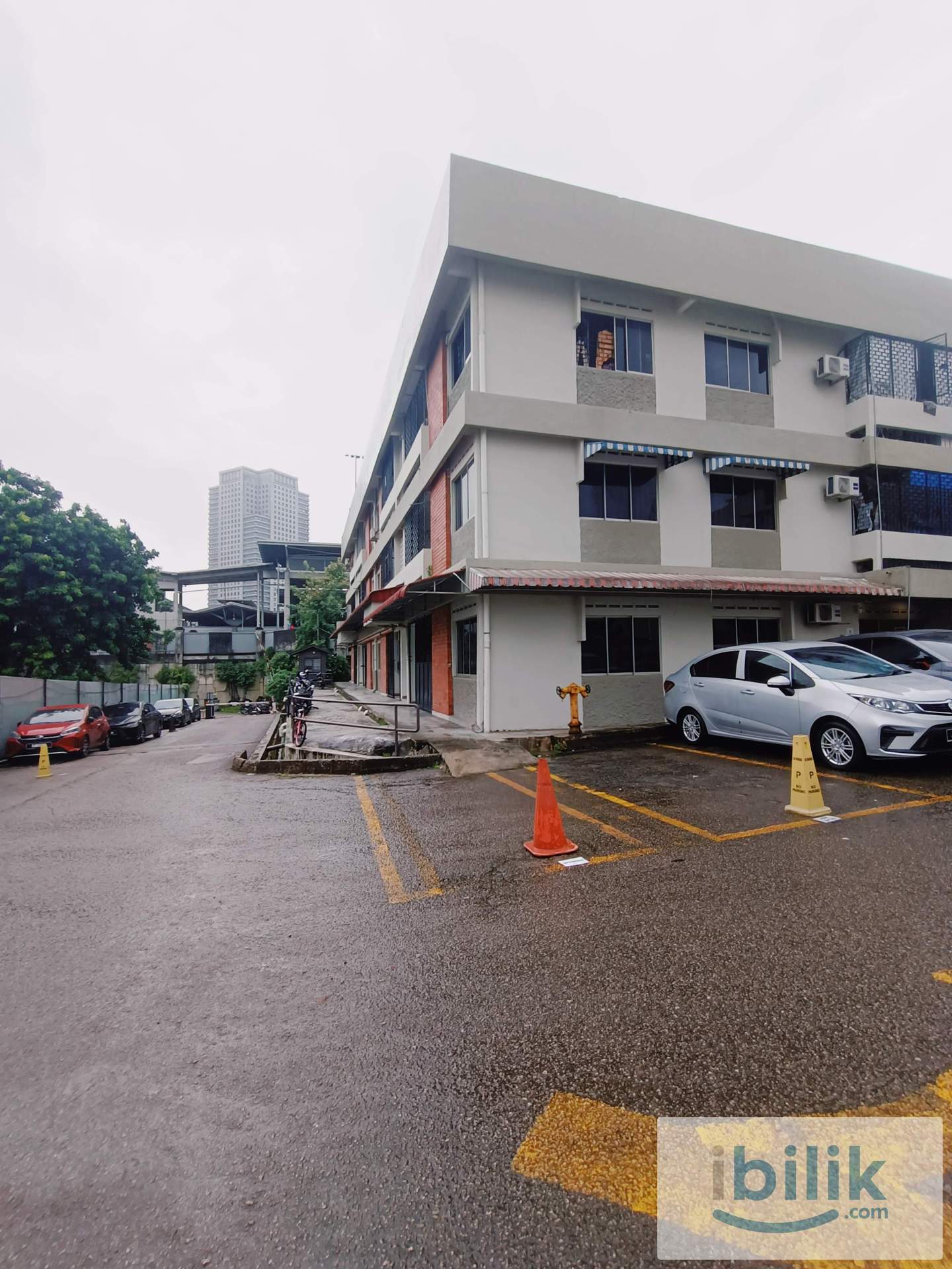 🧳 Jim Quee Room 🌟 Great Location 💨 10min to CIQ & UTC Johor - Image 9