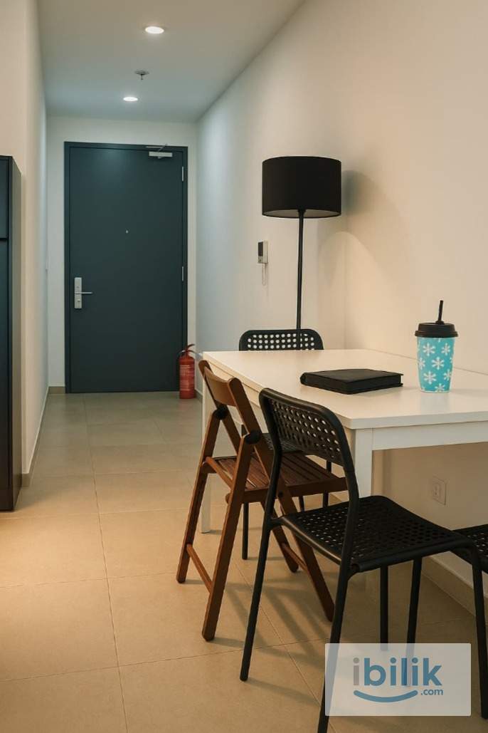 Master Bedroom in Union Suites @ Bandar Sunway  - Image 2