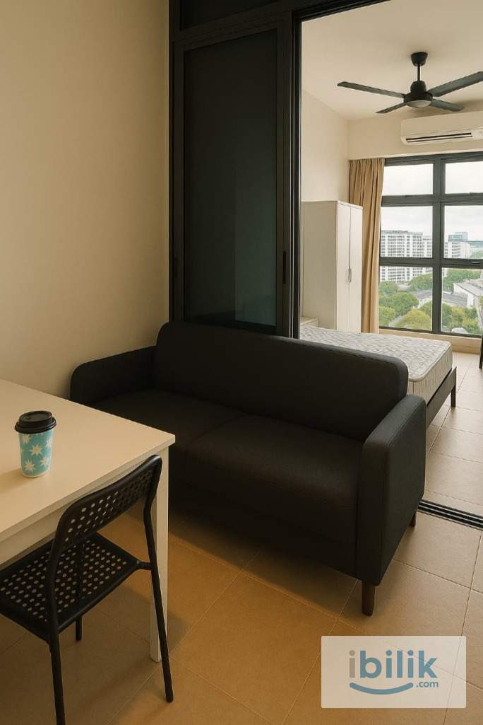 Master Bedroom in Union Suites @ Bandar Sunway  - Image 6