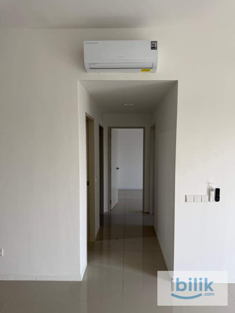 Savvy Riana Dutamas 3R2B | Big Balcony | 2 Side-by-Side Car Parks - Image 2