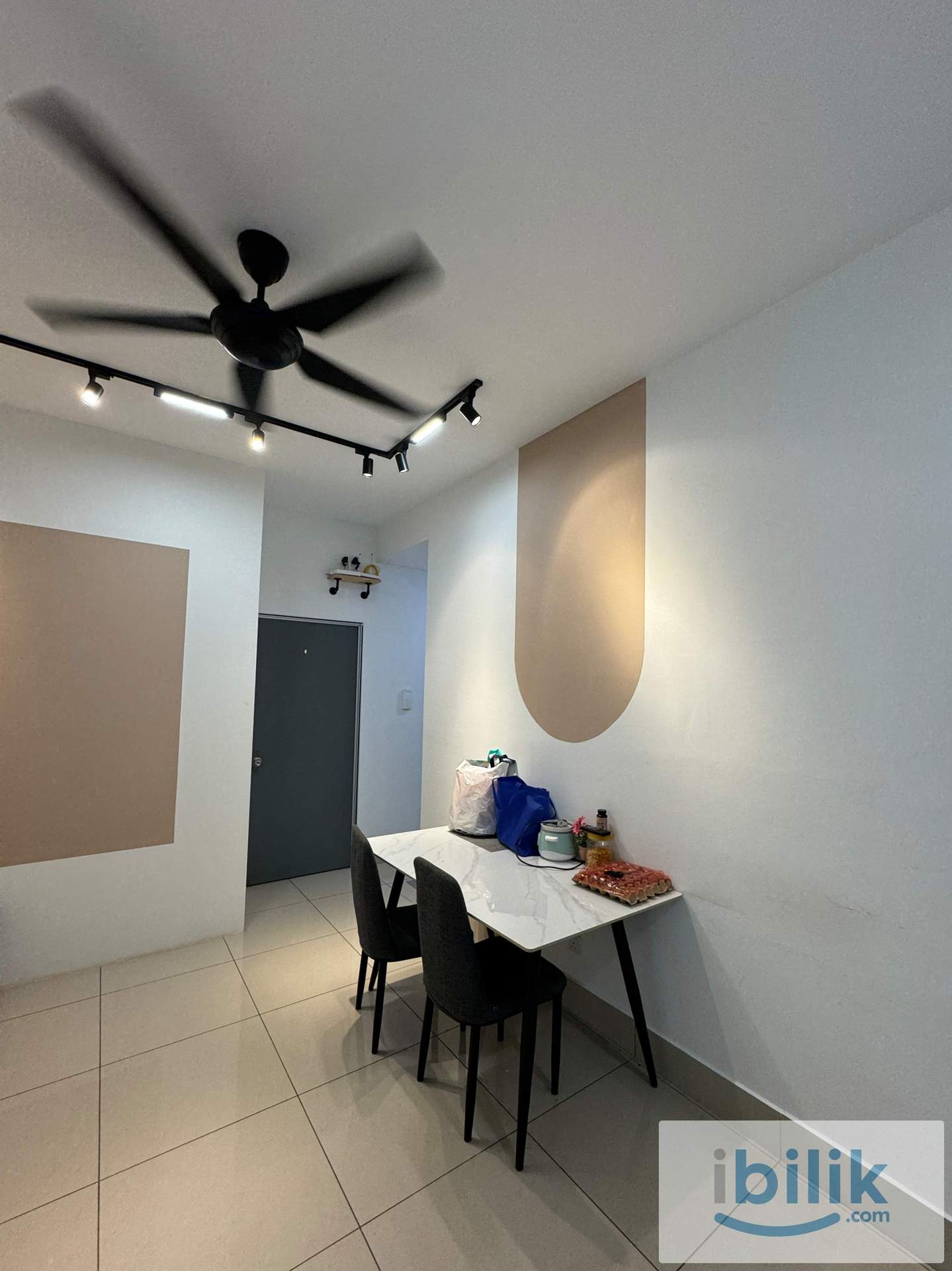 Fully-furnished medium room - Image 4