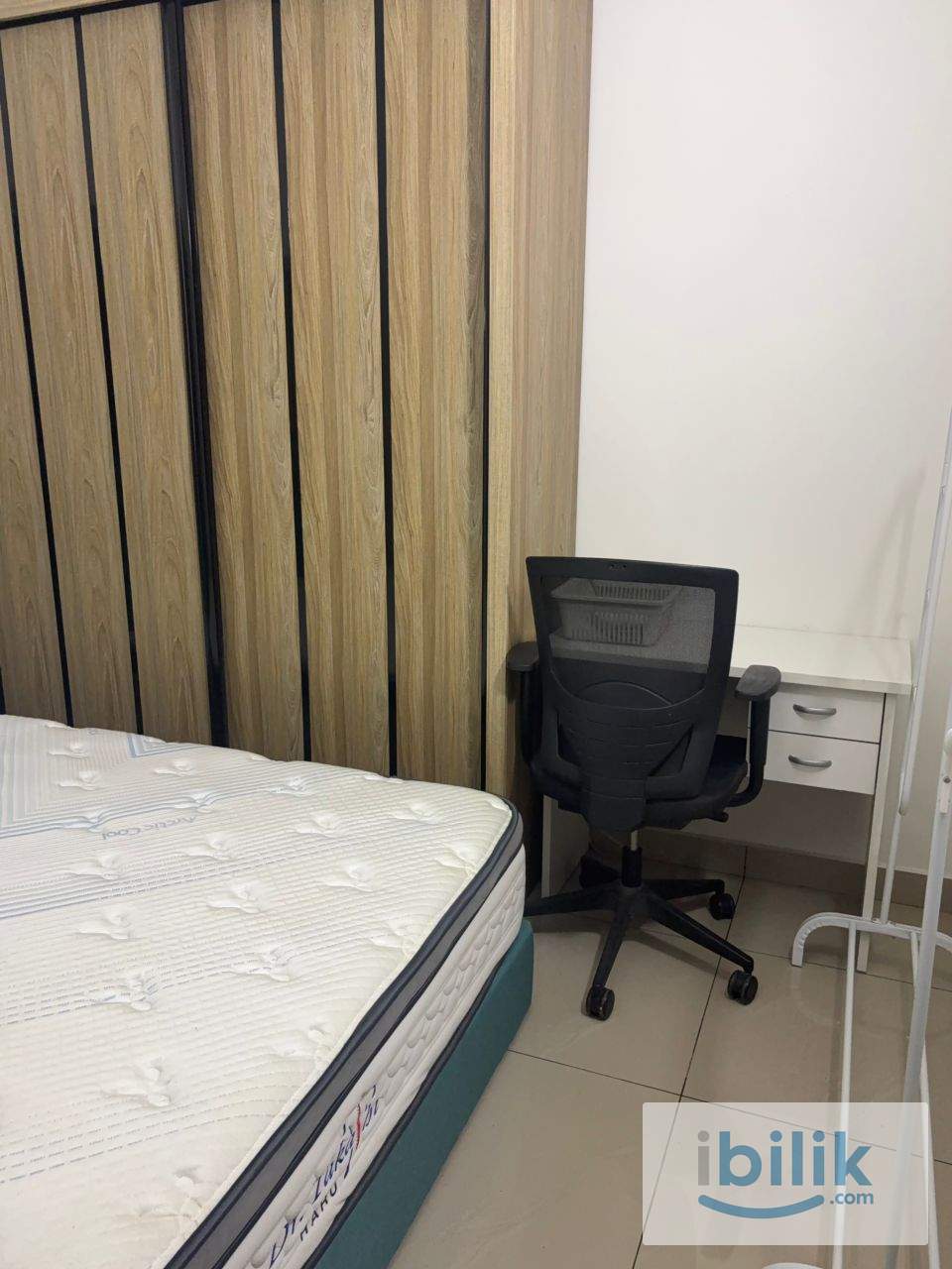 Middle room - Image 1