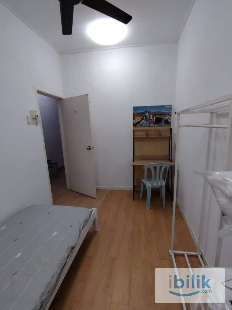 Cyberjaya @ Middle Room to Rent - Image 1