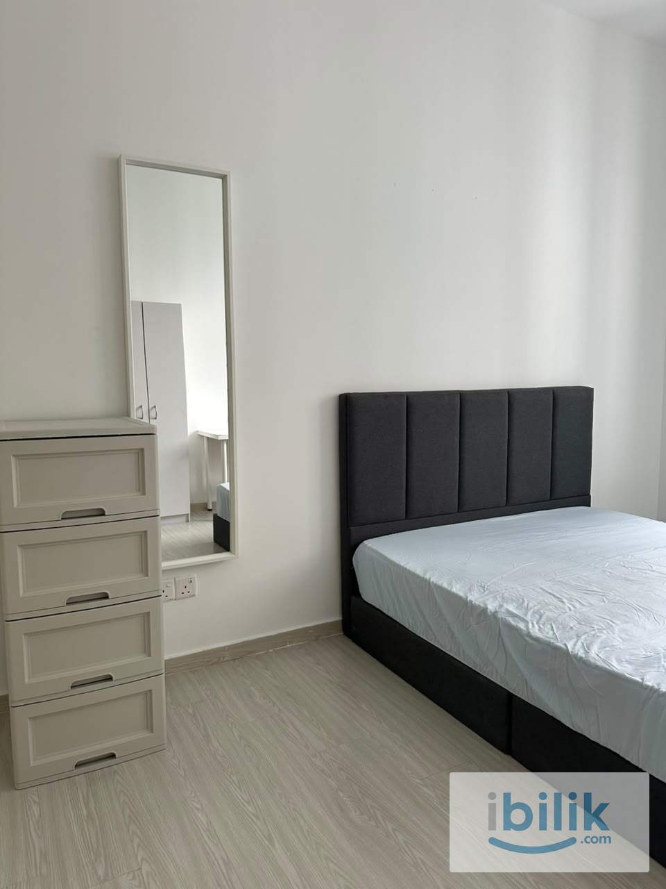 Master Room - Image 1