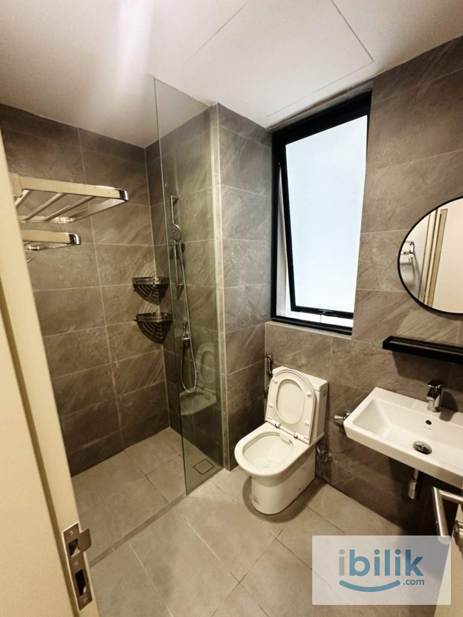 Big Medium Room at Quinn Residence , Wangsa Maju 3mins walk to LRT Sri Rampai - Image 4