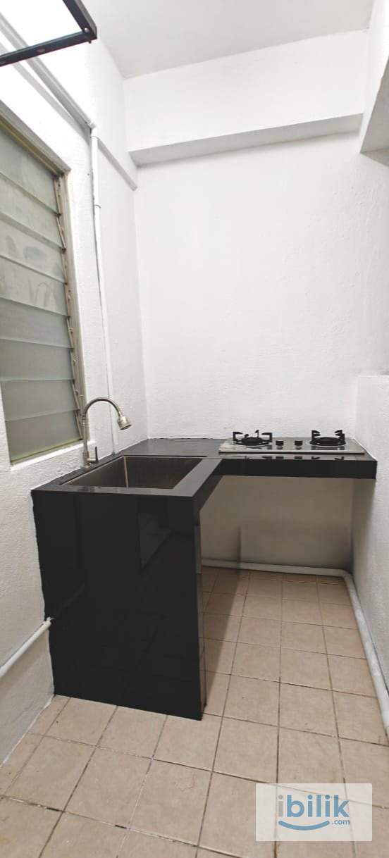Master Room at Axis Residence, Ampang,3 Mins walk to LRT,1+1Depo only - Image 4