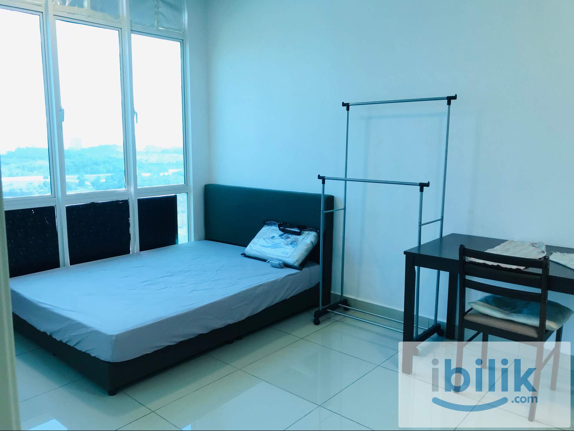 Female single bedroom walk to mrt station  - Image 3