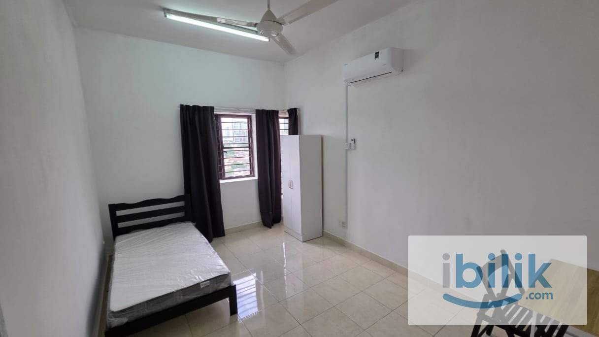 5-Min Walk to MRT Bandar Utama | Fully Furnished Middle Room @ Pelangi Utama Block E (Bandar Utama) - Image 1