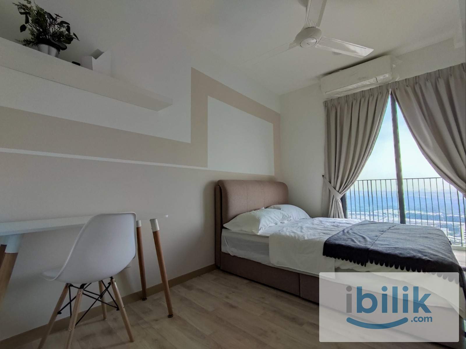 Non Sharing, Medium Room Balcony @ Kota Damansara - Image 1