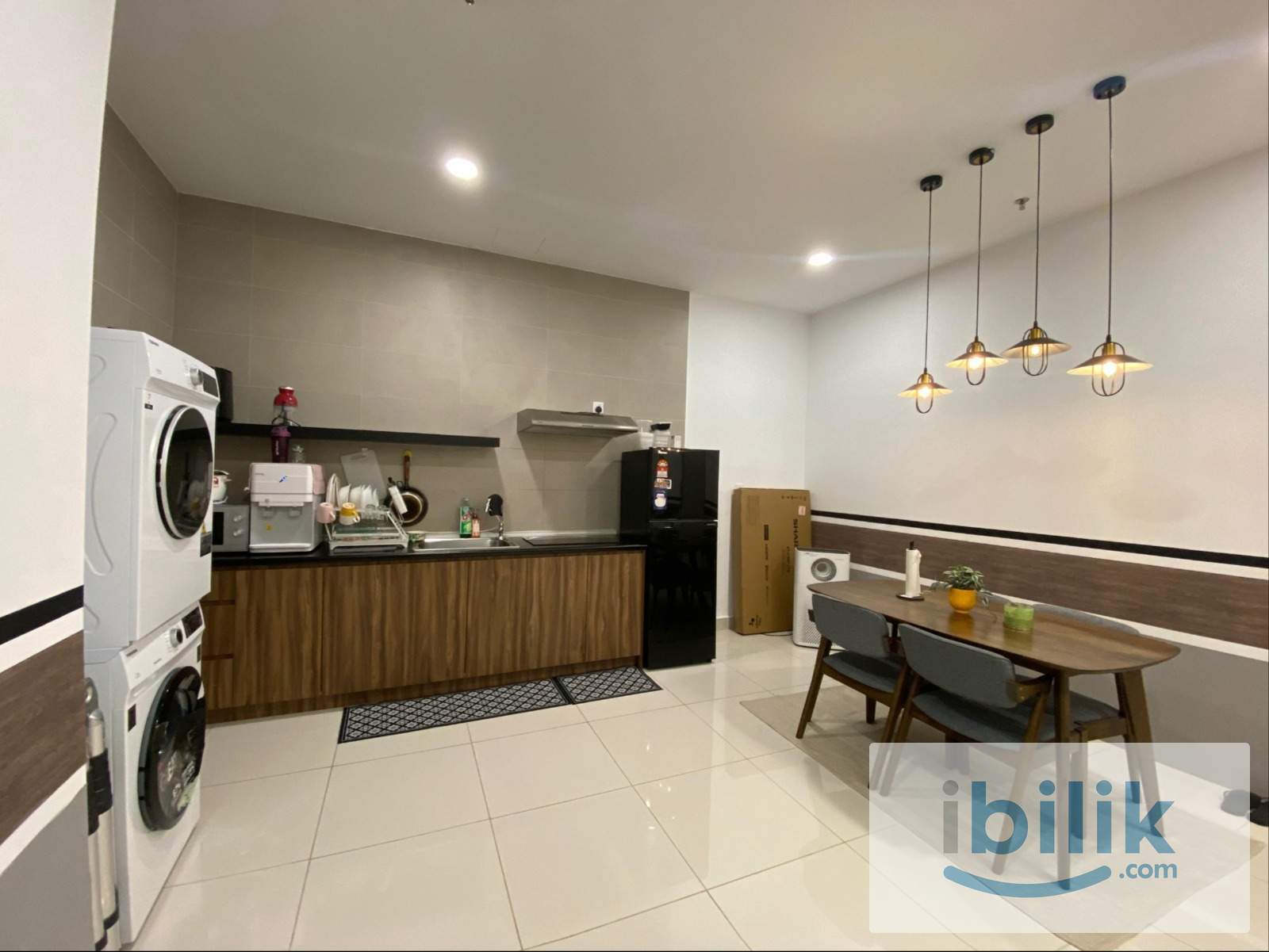 Female Master Room with Private Bathroom near MRT in KL - Image 4