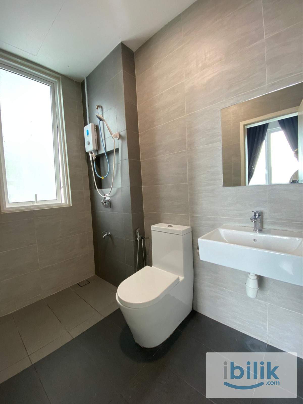 Female Master Room with Private Bathroom near MRT in KL - Image 6