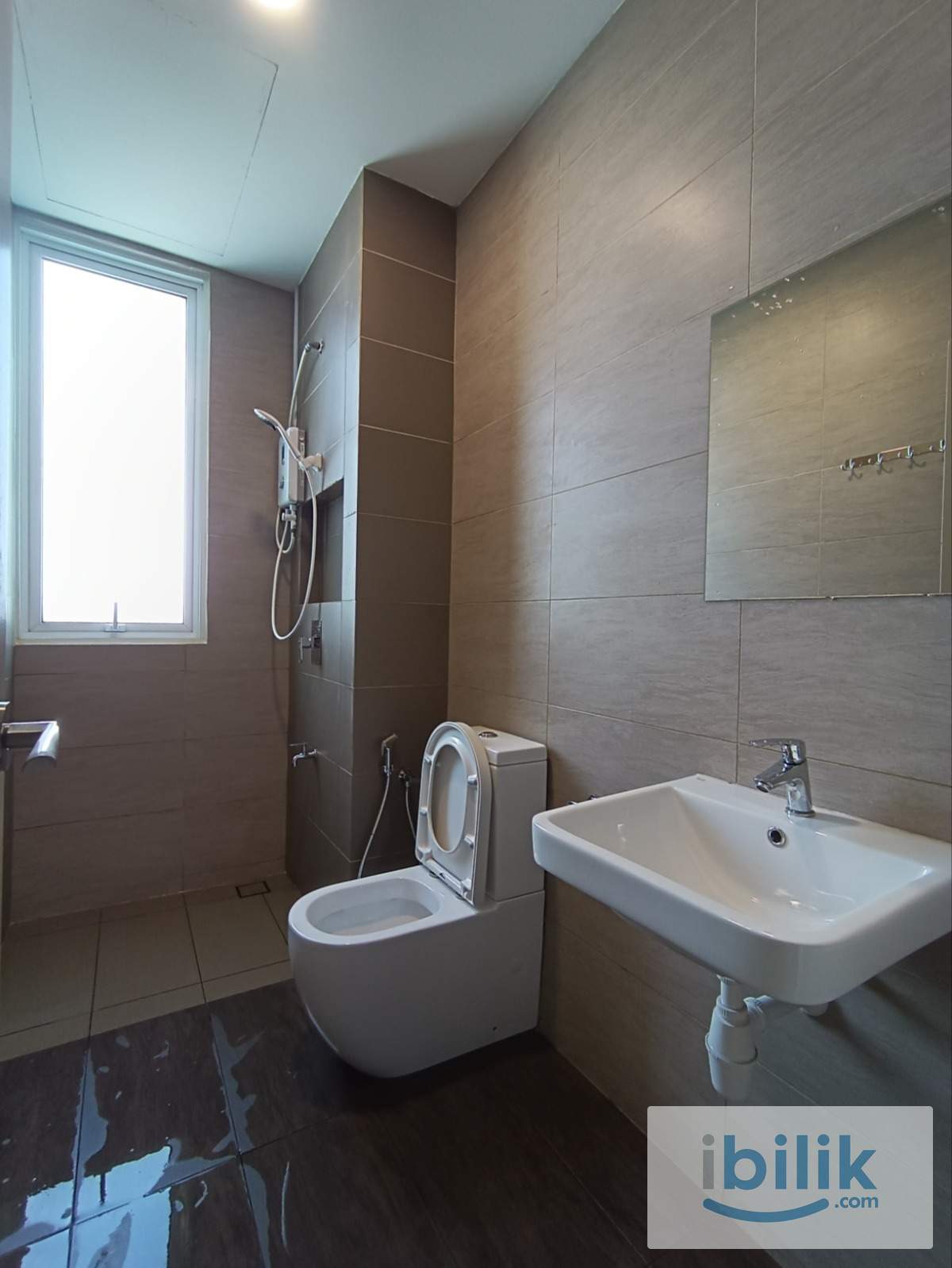 Middle Room near MRT in KL - Image 5