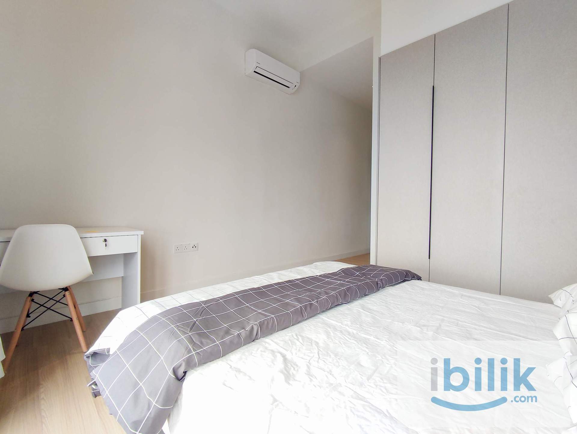 Female Masterbedroom For Rent @MRT Kepong  - Image 4