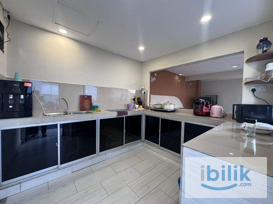 [Zero Deposit💥💥] Klang Middle Room | Fully Furnished | Near LRT | Wifi And Aircond Available - Image 4