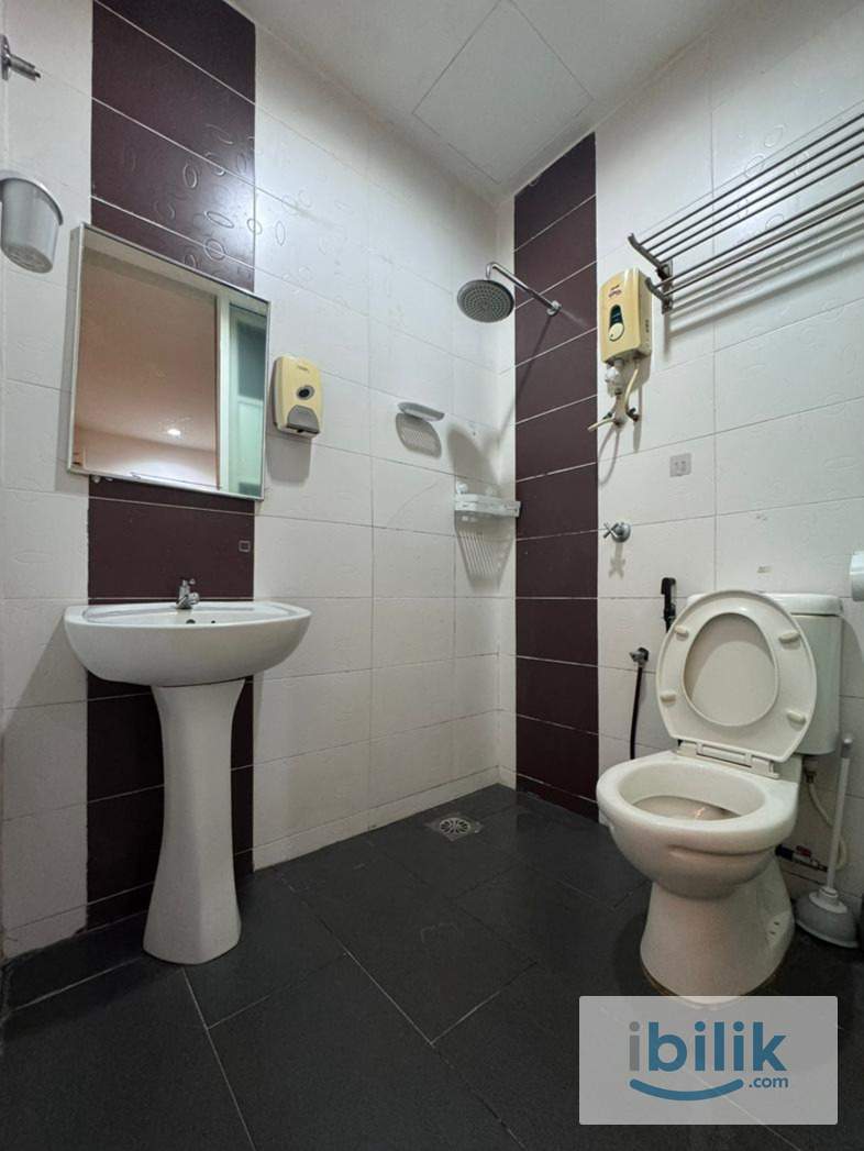 [Zero Deposit💥💥] Kota Damansara Master Room(Private Bathroom) | Fully Furnished | Near LRT | Wifi And Aircond Available - Image 1