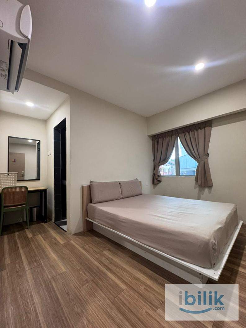 [Zero Deposit💥💥] Klang Middle Room | Fully Furnished | Near LRT | Wifi And Aircond Available - Image 1