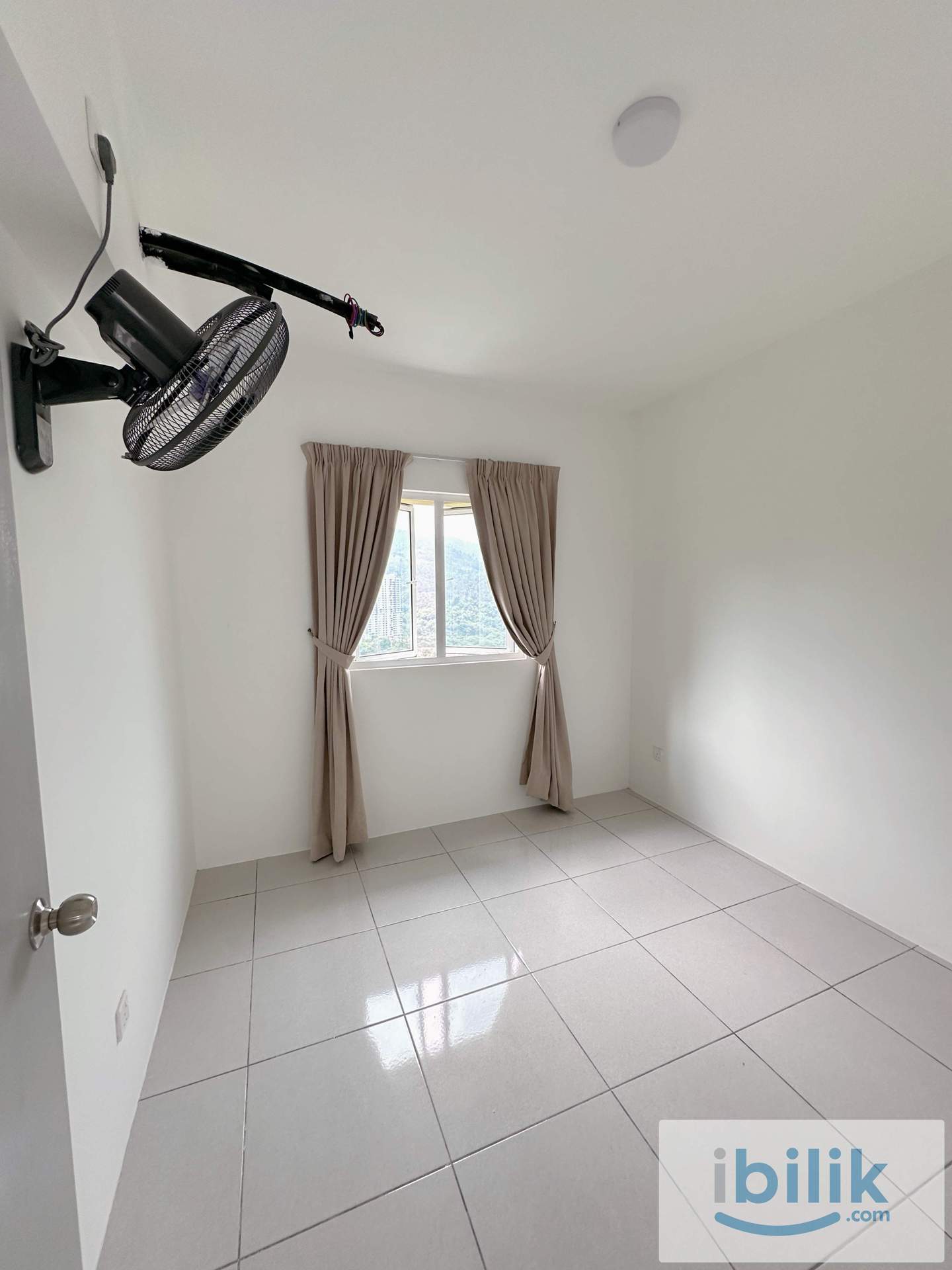 Master room at Fairview sg ara  - Image 1