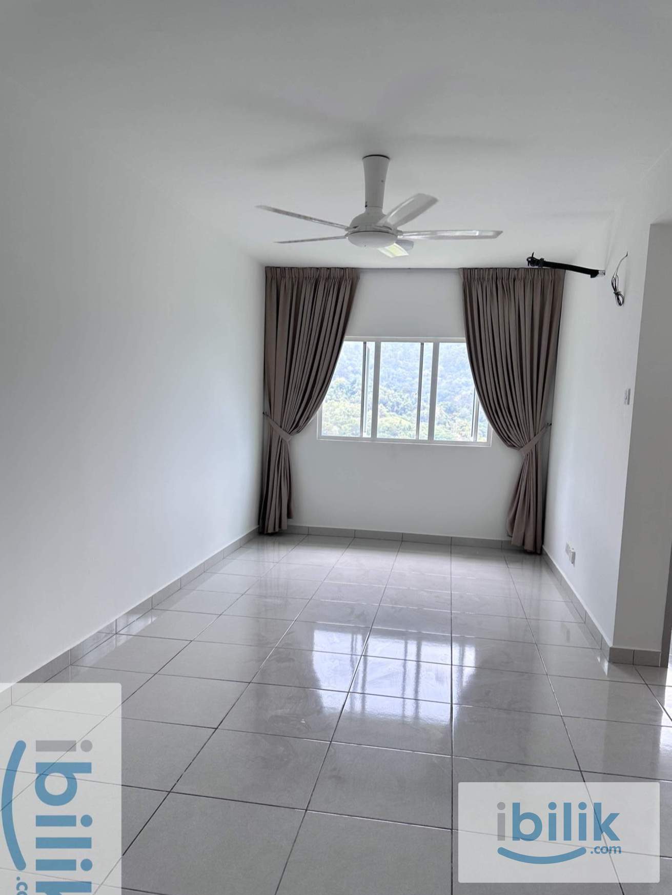 Master room at Fairview sg ara  - Image 3