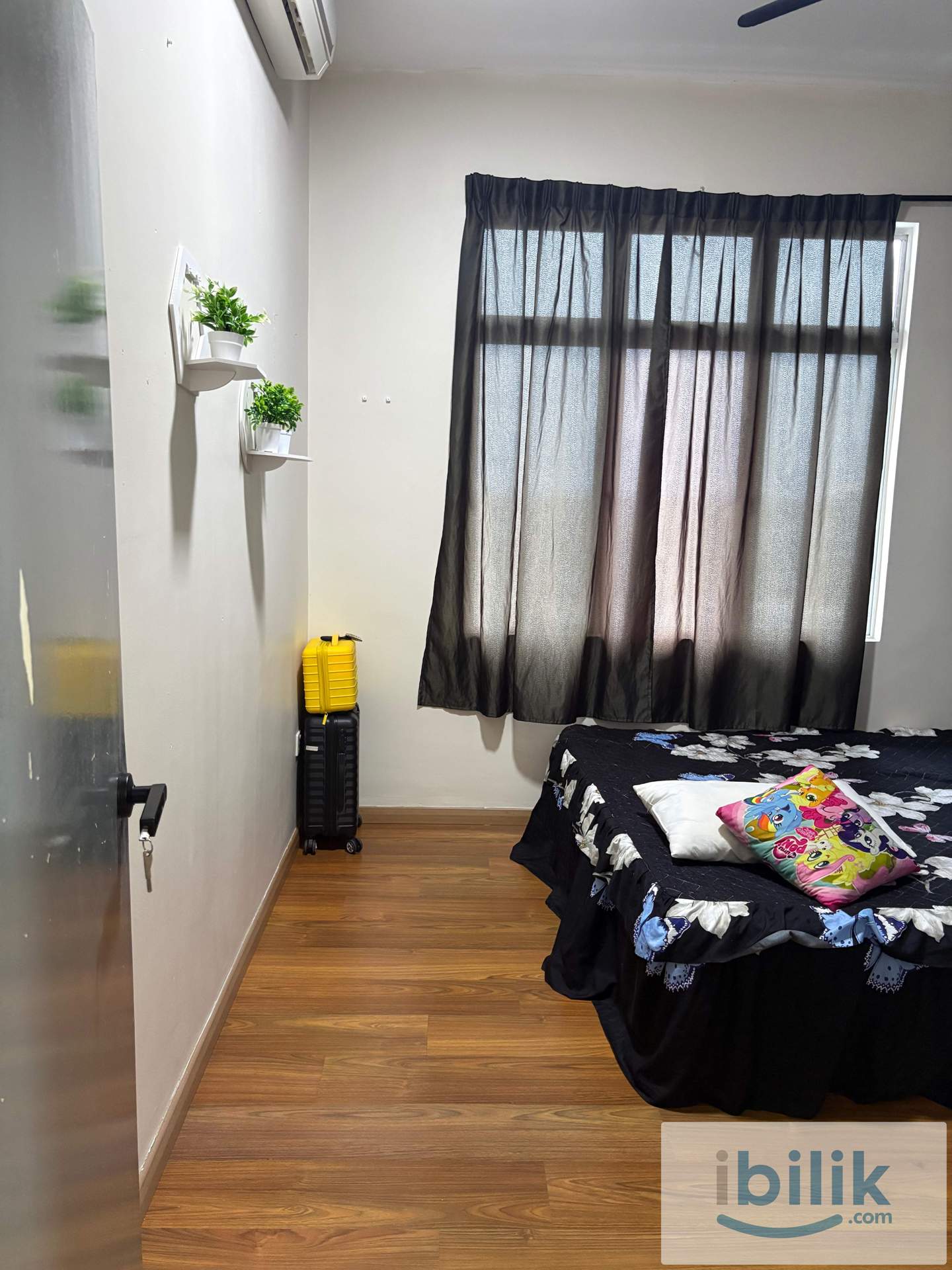 Room for rental in Nusa Heights - Image 1