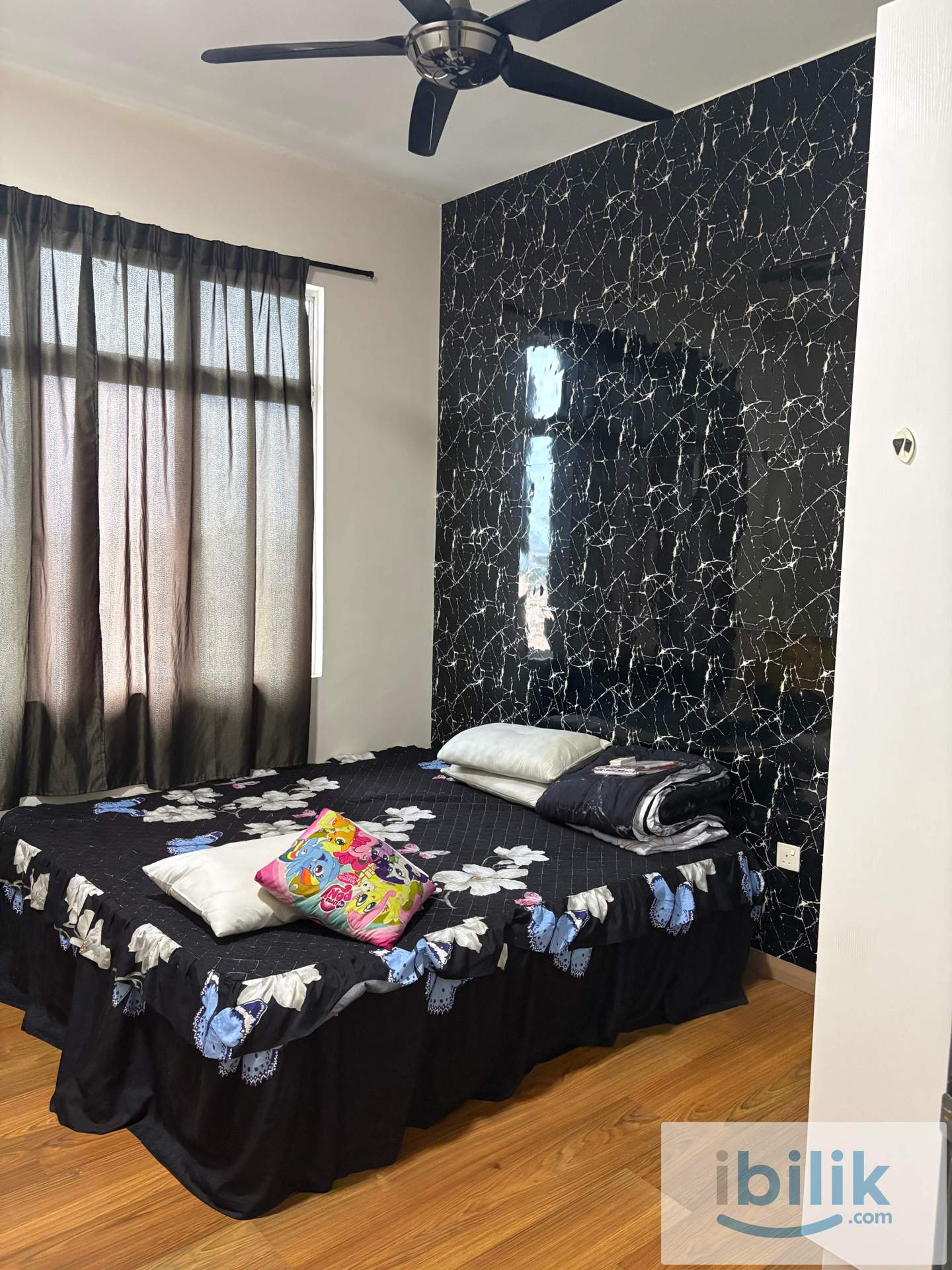 Room for rental in Nusa Heights - Image 2