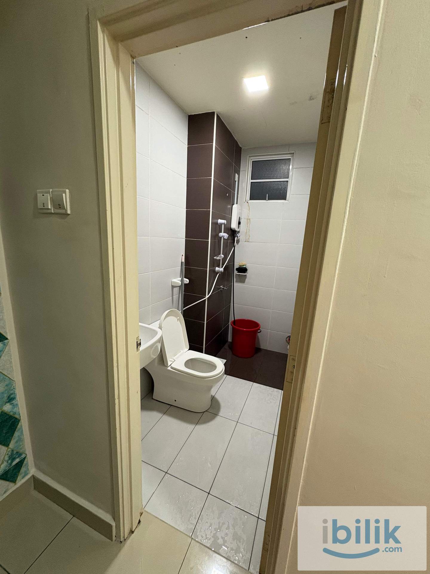 Room for rental in Nusa Heights - Image 5