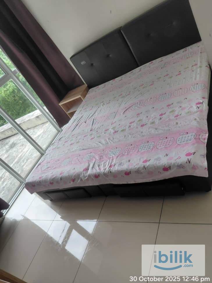 Master Room with Private Bathroom Female Unit - Image 1