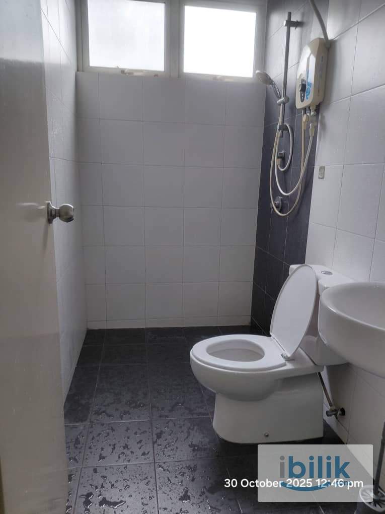 Master Room with Private Bathroom Female Unit - Image 3