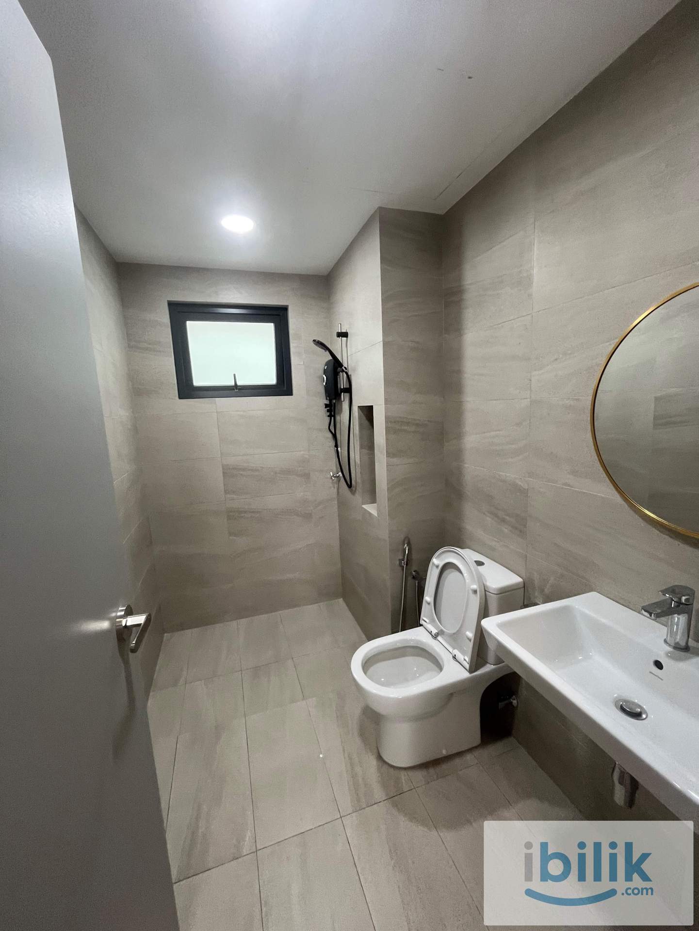 🚶🏻‍♀️🚆 1-min walk to LRT❗️ (near TRX, 118, KLCC, Bukit Bintang) 📣 Skyline KL (Female Room - Middle / Small) - Image 6