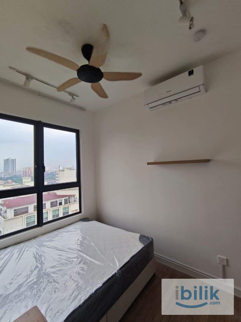 Middle Room - Image 3