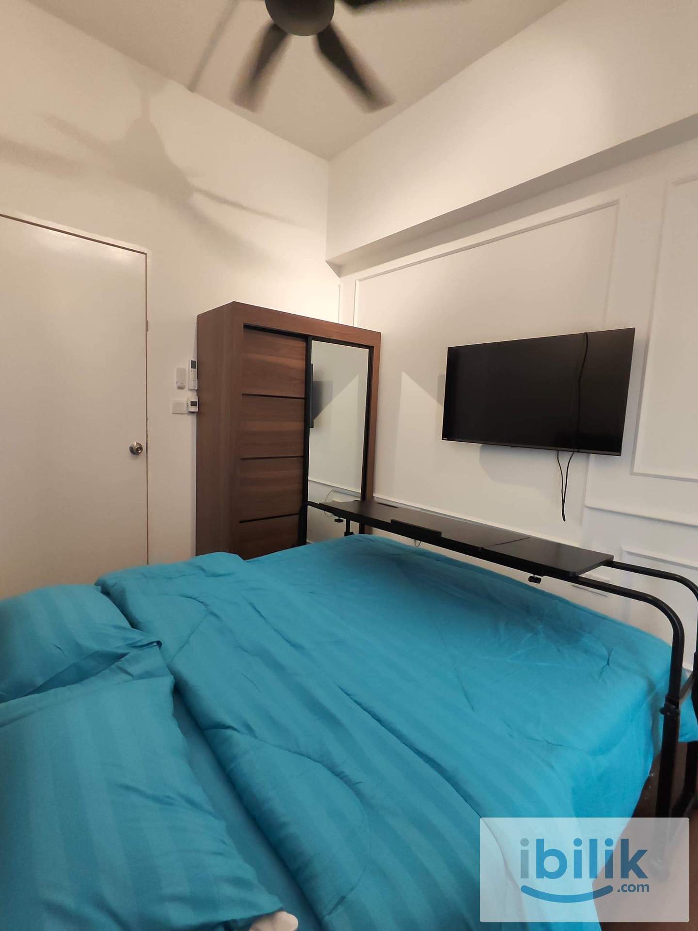 Small Room - Image 1