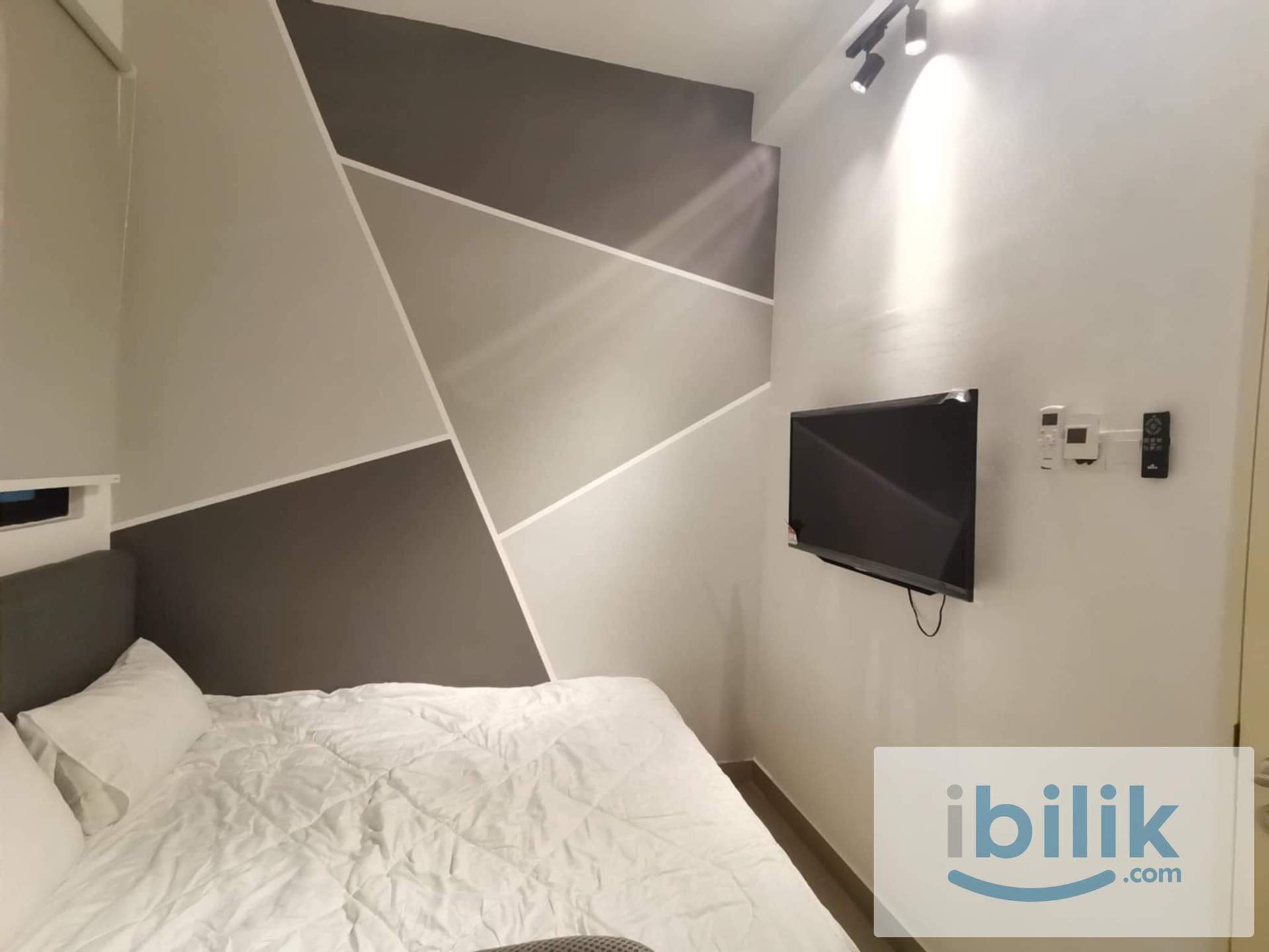 MIDDLE ROOM - LAVILE RESIDENCE - Image 3