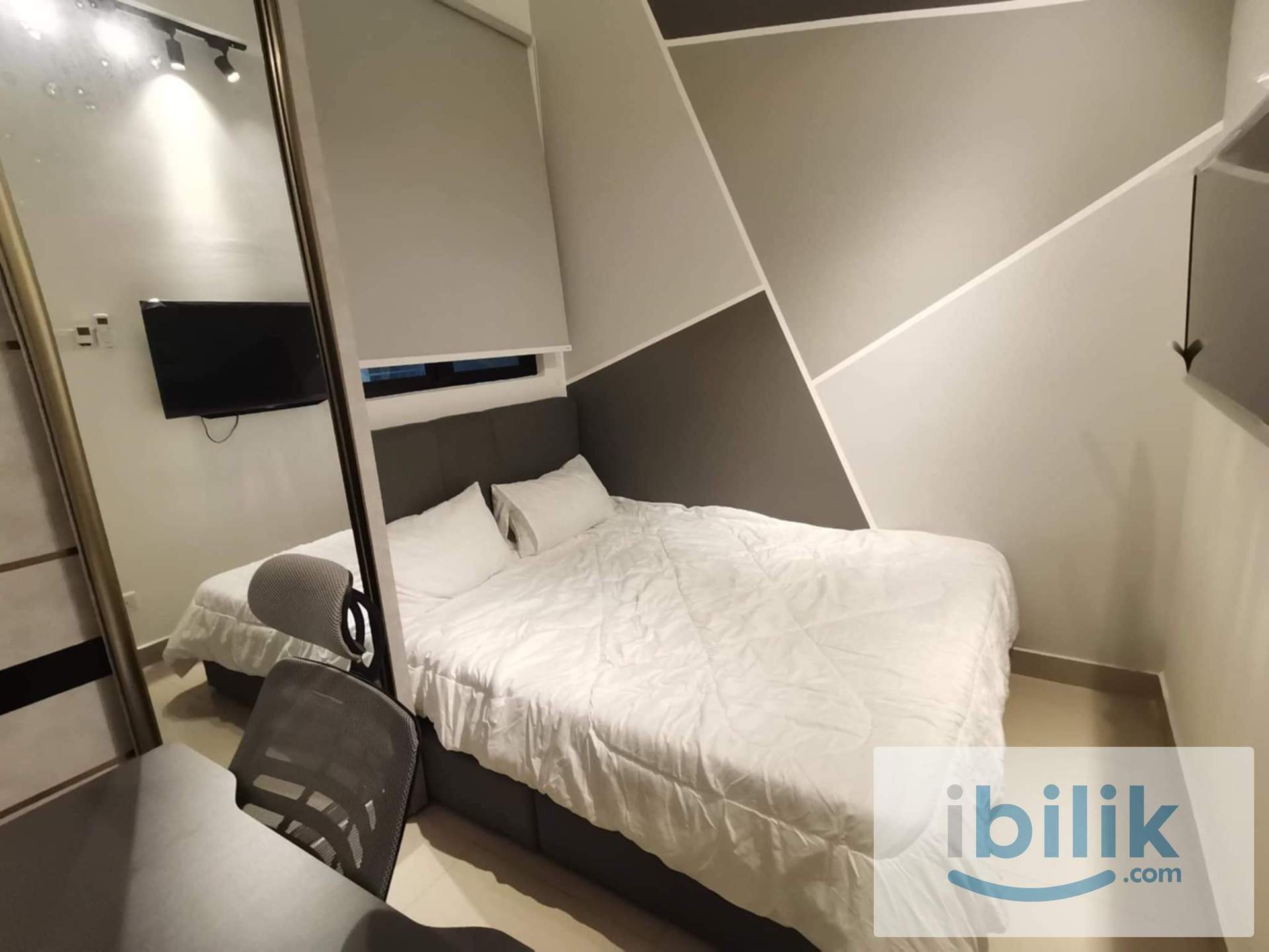 MIDDLE ROOM - LAVILE RESIDENCE - Image 2