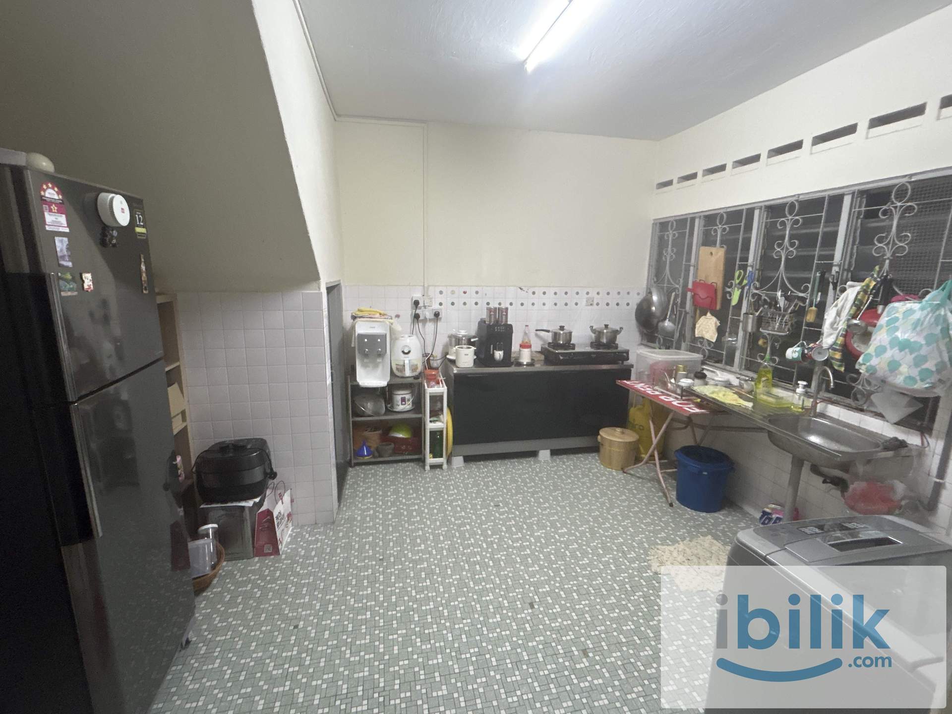 Master Room in Taman Pelangi  - Image 4