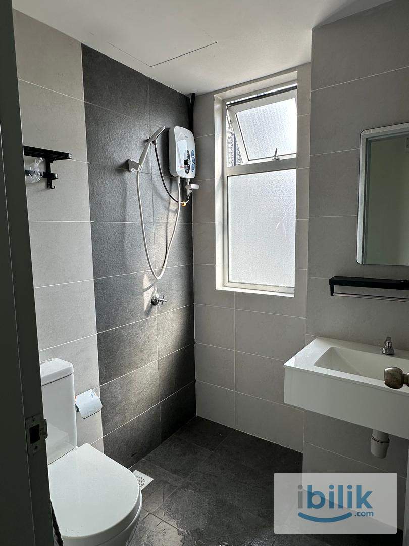 Block A Level 22 Big room for rent  - Image 3