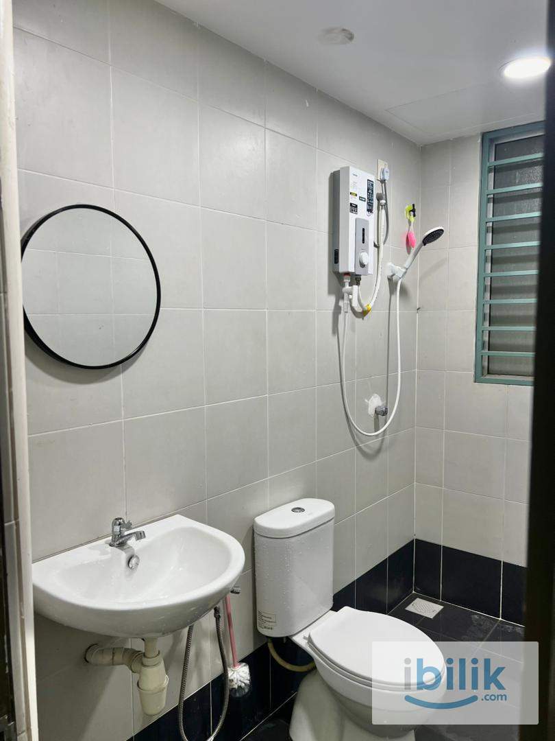 Middle Room - Image 3