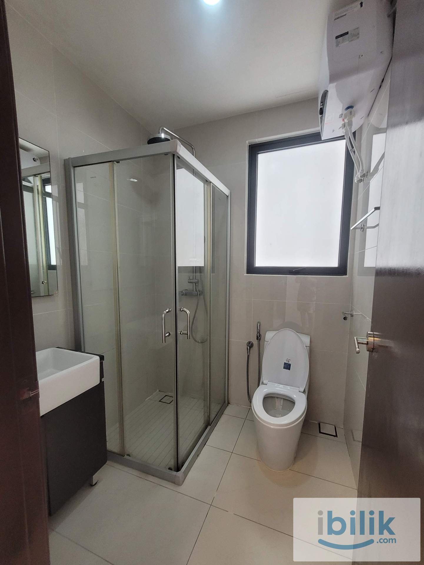 Fully Furnished Master Bedroom For Rent - Image 3