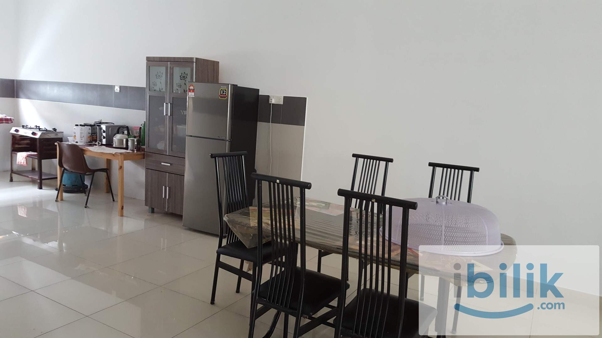 Room To Let - Image 3