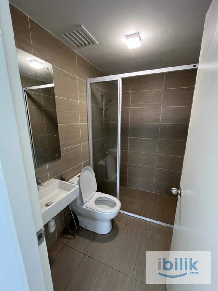 Master Bedroom @ Lexa Residence - Image 5
