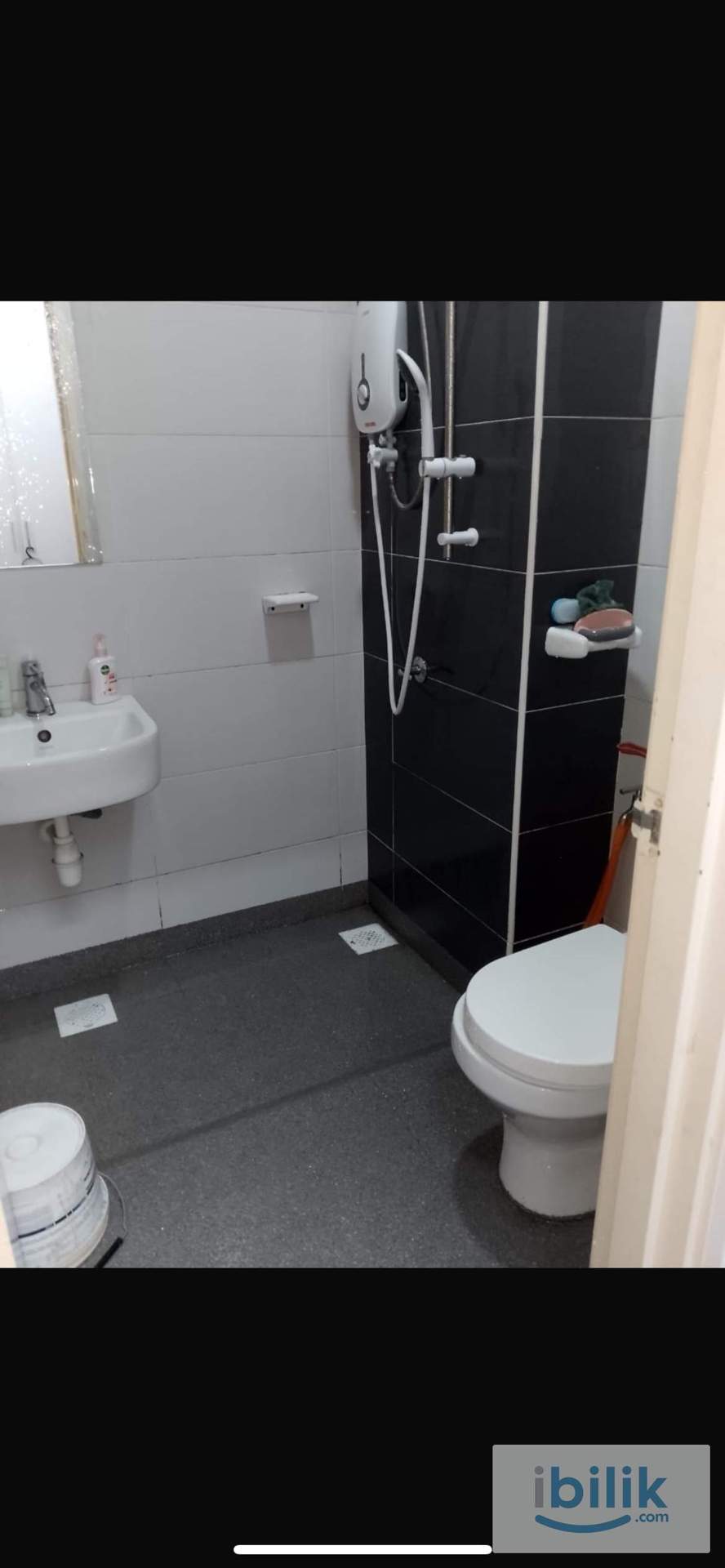 Master bedroom at nusa height for rent - Image 1