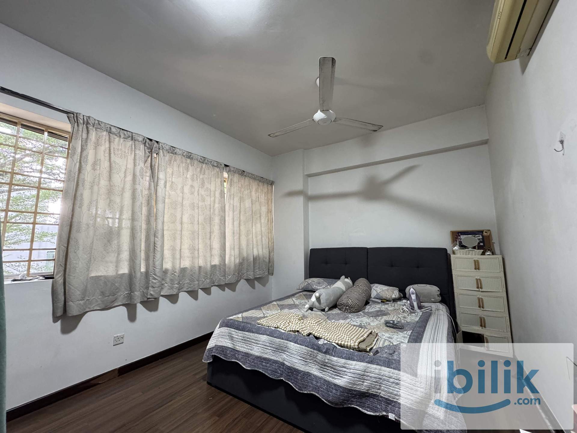Master Bedroom  - Image 6