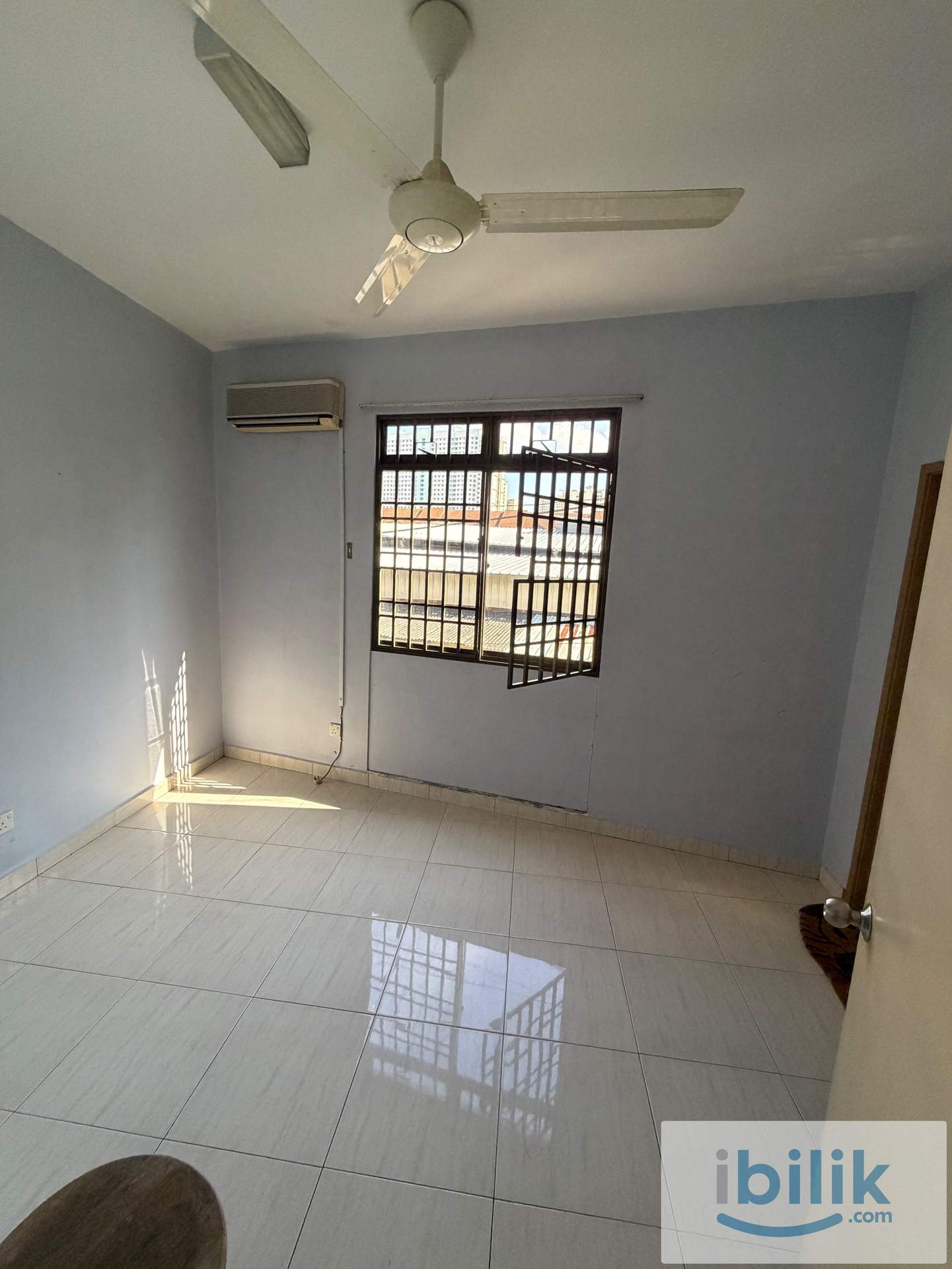 1 room for rent  - Image 1