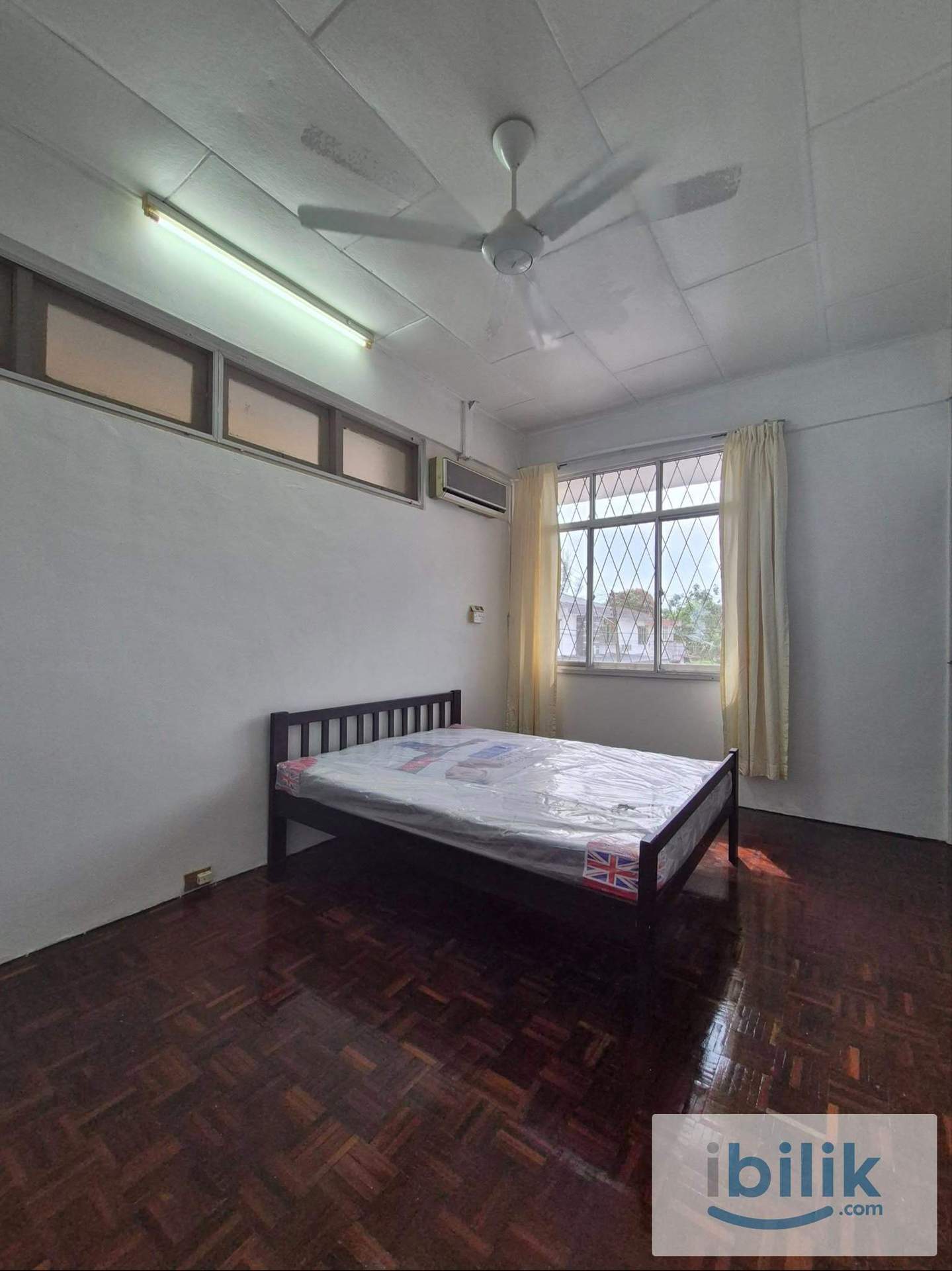🏡 Live in style in a quiet, serene neighbourhood behind Maybank  at Laksamana Cheng Ho!  - Image 8