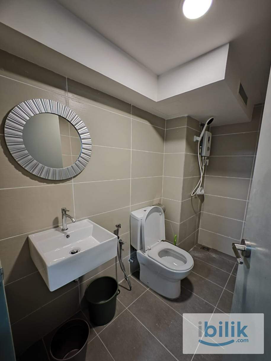 [FEMALE UNIT] PINNACLE RESIDENCE - MASTER BEDROOM - Image 2