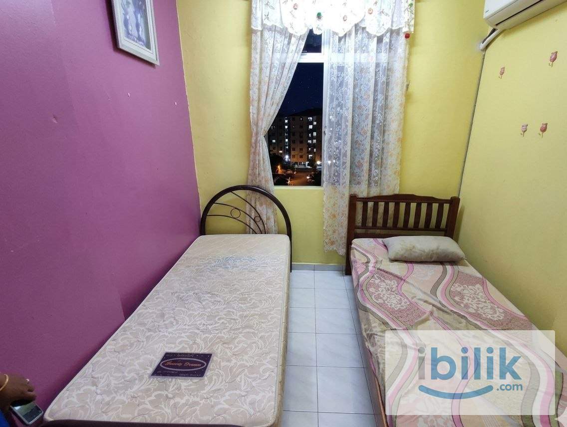 Middle Room - Image 1