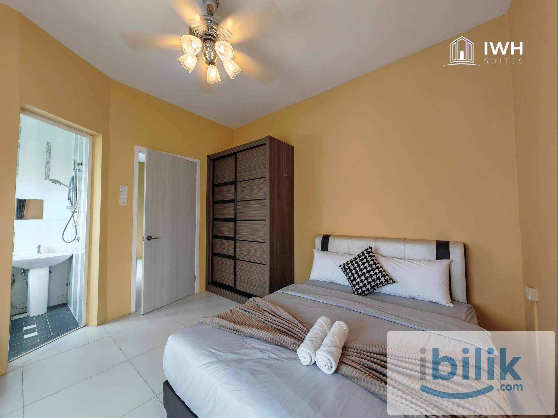 Botani Master Bedroom with Bathroom - Image 2