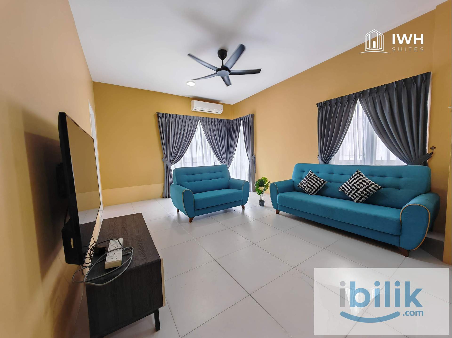 Botani Master Bedroom with Bathroom - Image 4